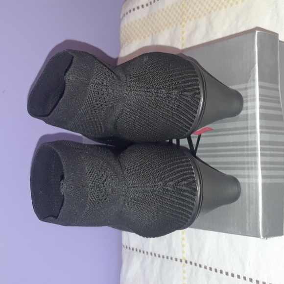 Ankle boots made of strong stretch fabric - Picture 4 of 6